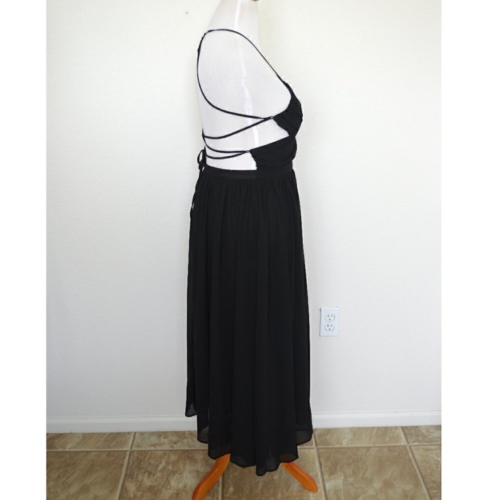 Lavish Alice Black Strappy Open Back Dress NEW - Picture 4 of 7